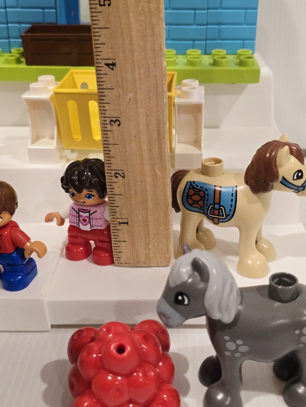 Lego Duplo Farmers' Market and Pony Stable Building Set - Picture 10 of 16